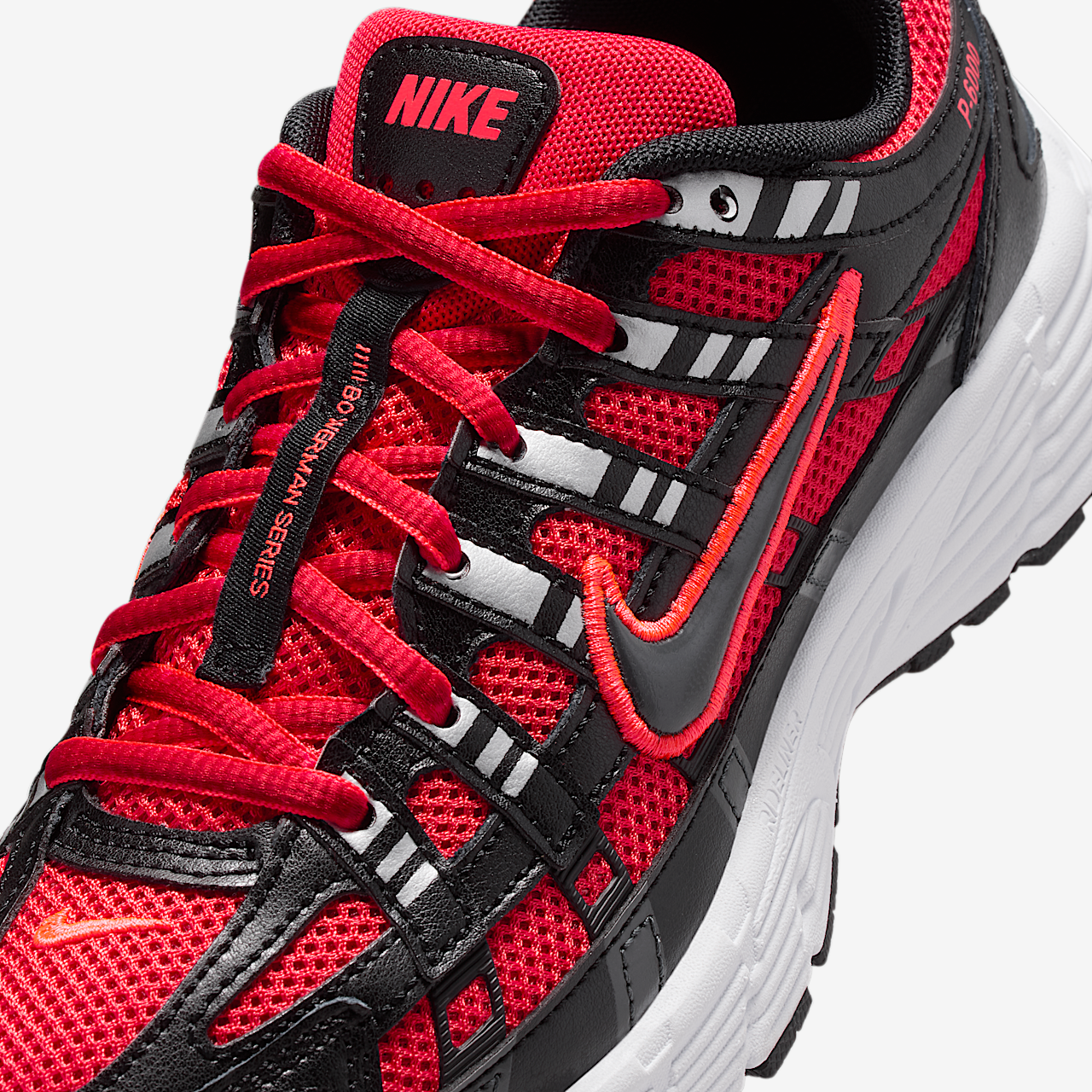 Nike P-6000 sneaker University Red/Metallic Silver/Dark Smoke Grey/Zwart