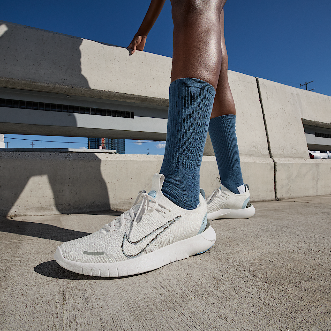 Nike Free sneaker Platinum Tint/Light Armory Blue/Wit/Iron Grey
