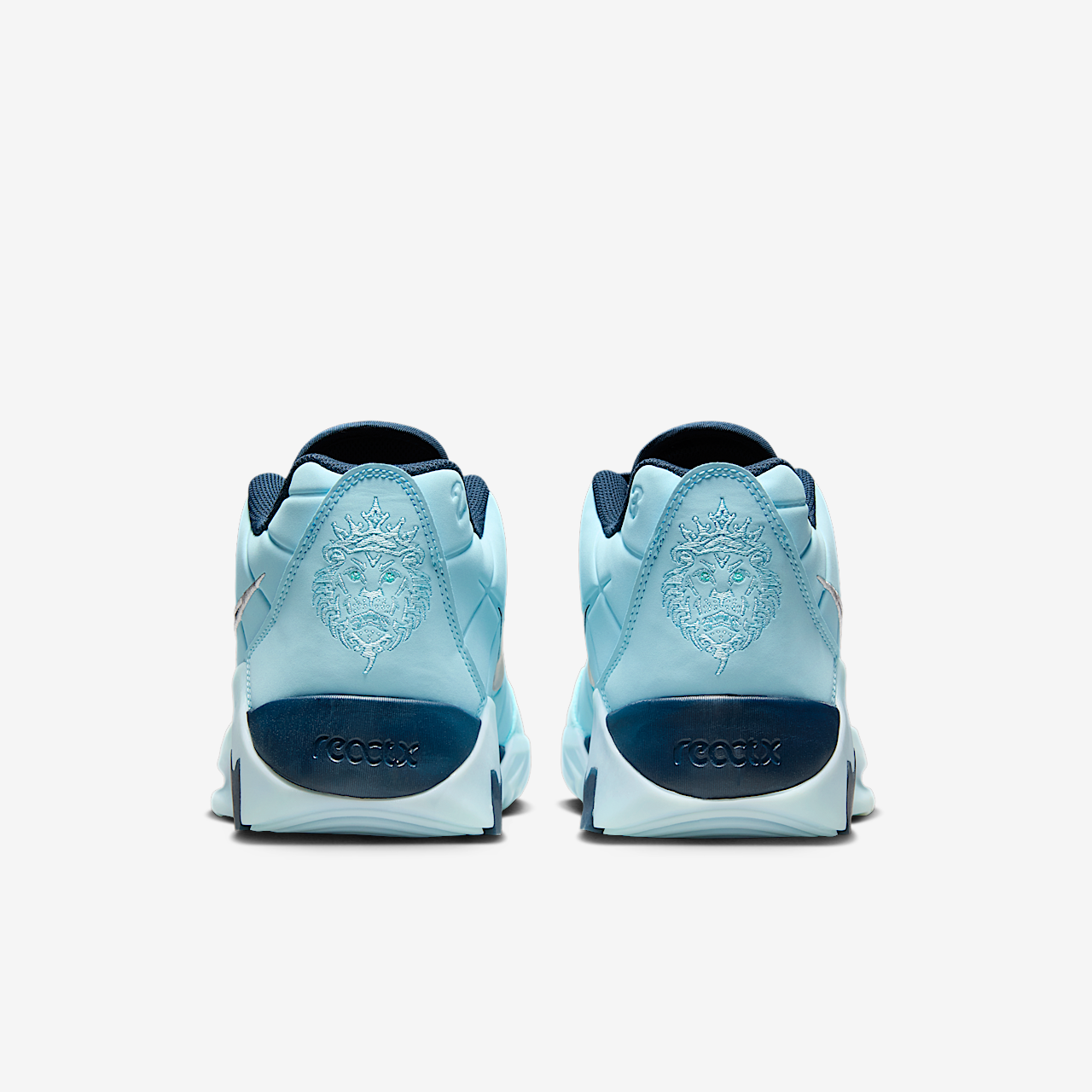 Nike LeBron sneaker Glacier Ice/Glacier Blue/Metallic Silver/Armory Navy