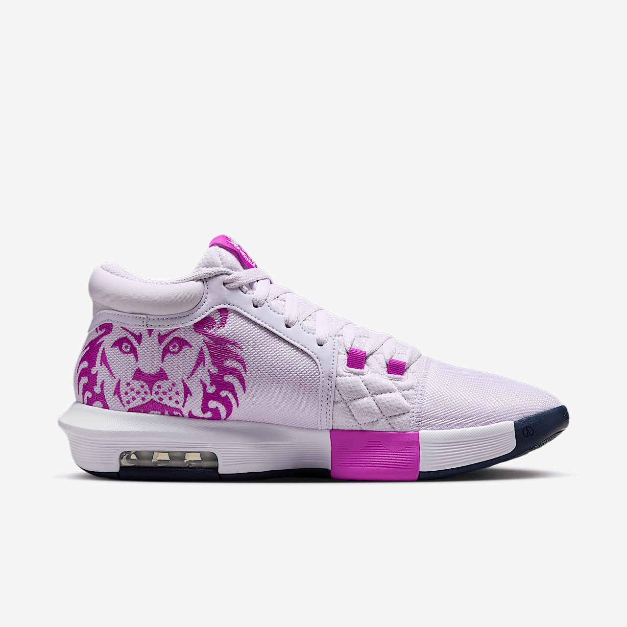 Nike LeBron sneaker Barely Grape/Hyper Violet/Light Bone/Obsidian