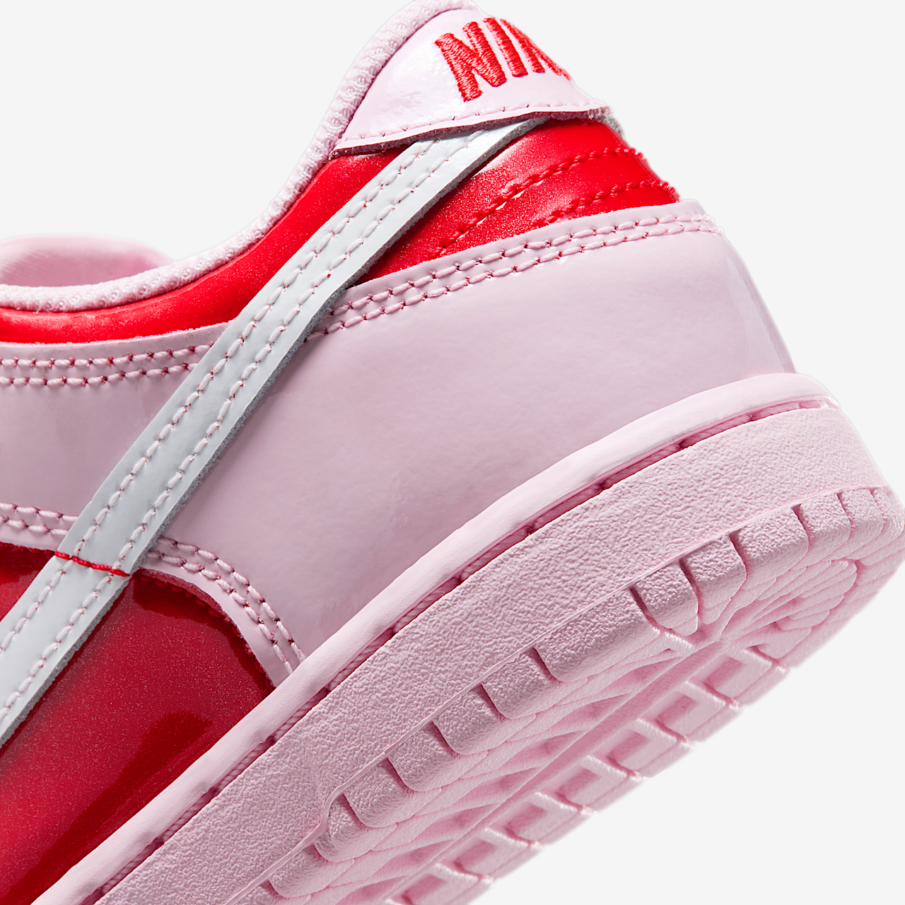 Nike Dunk Low sneaker Pink Foam/Light Crimson/Summit White