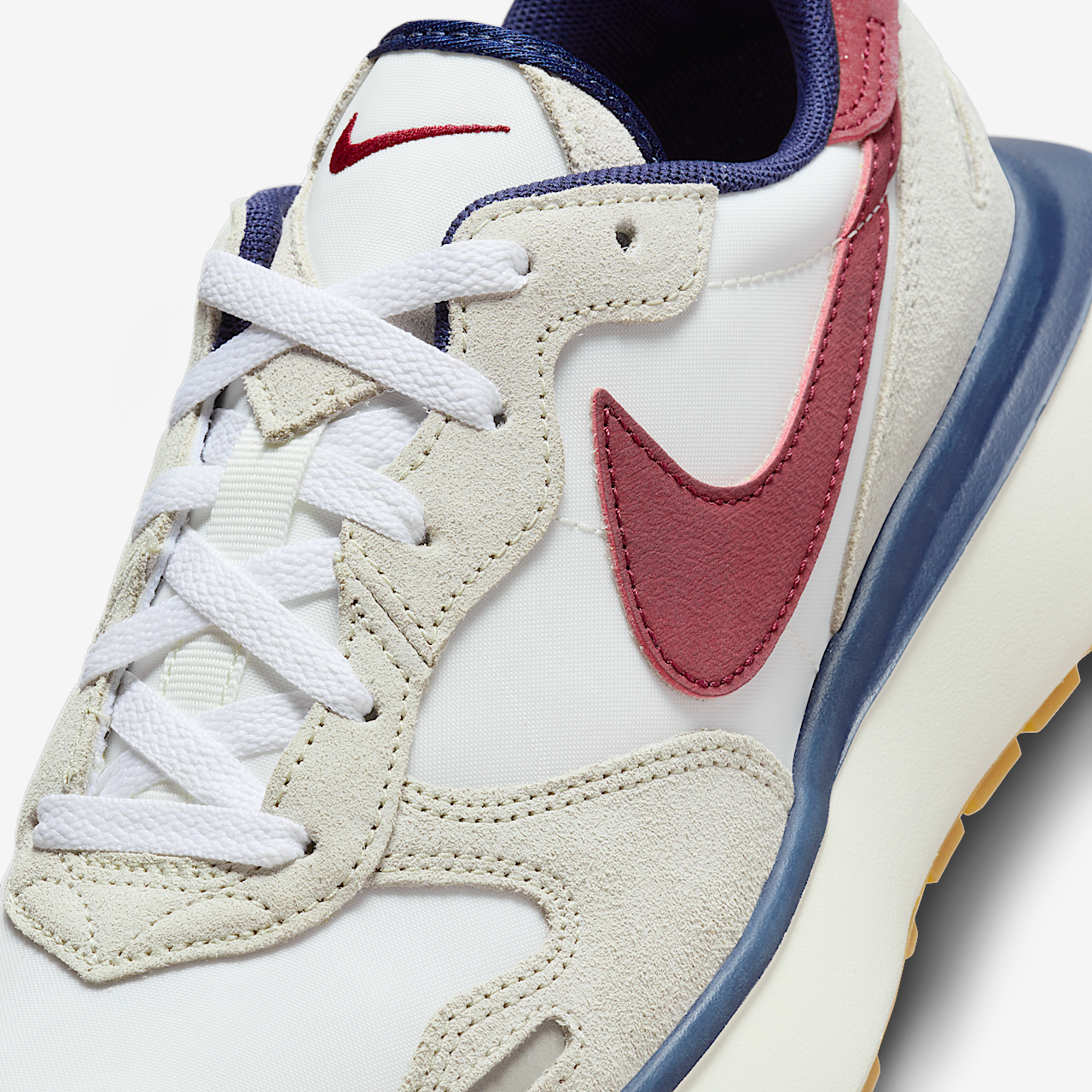 Nike Phoenix Waffle sneaker Light Bone/Sail/Midnight Navy/Team Red