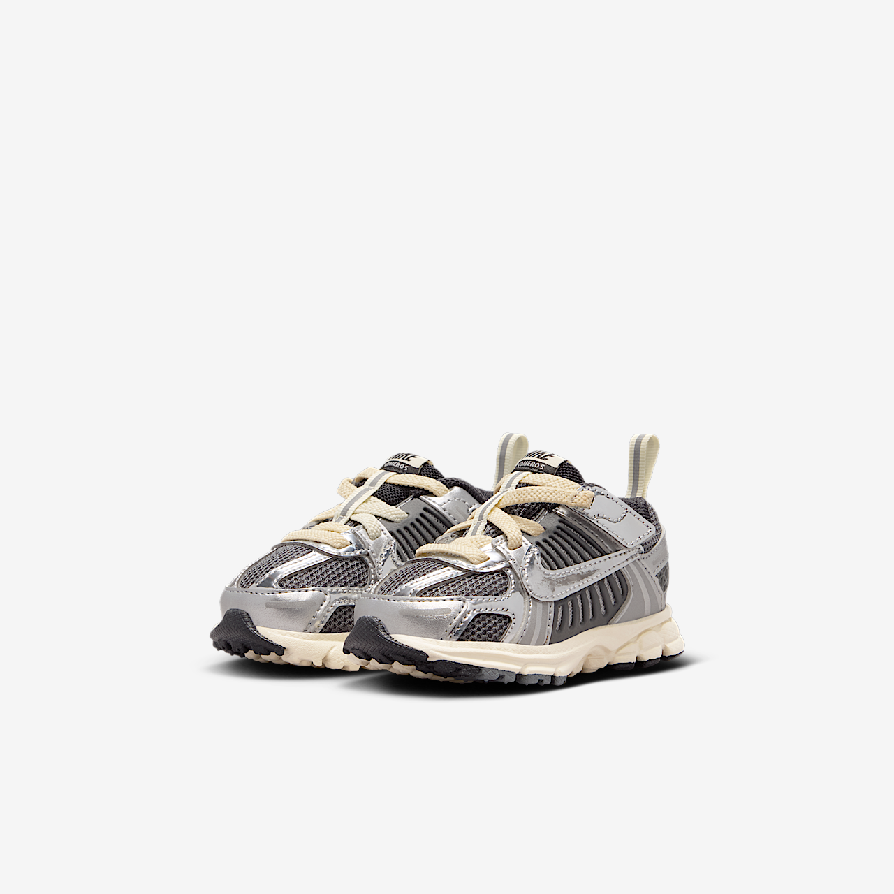 Nike Vomero sneaker Iron Grey/Metallic Silver/Coconut Milk/Chrome