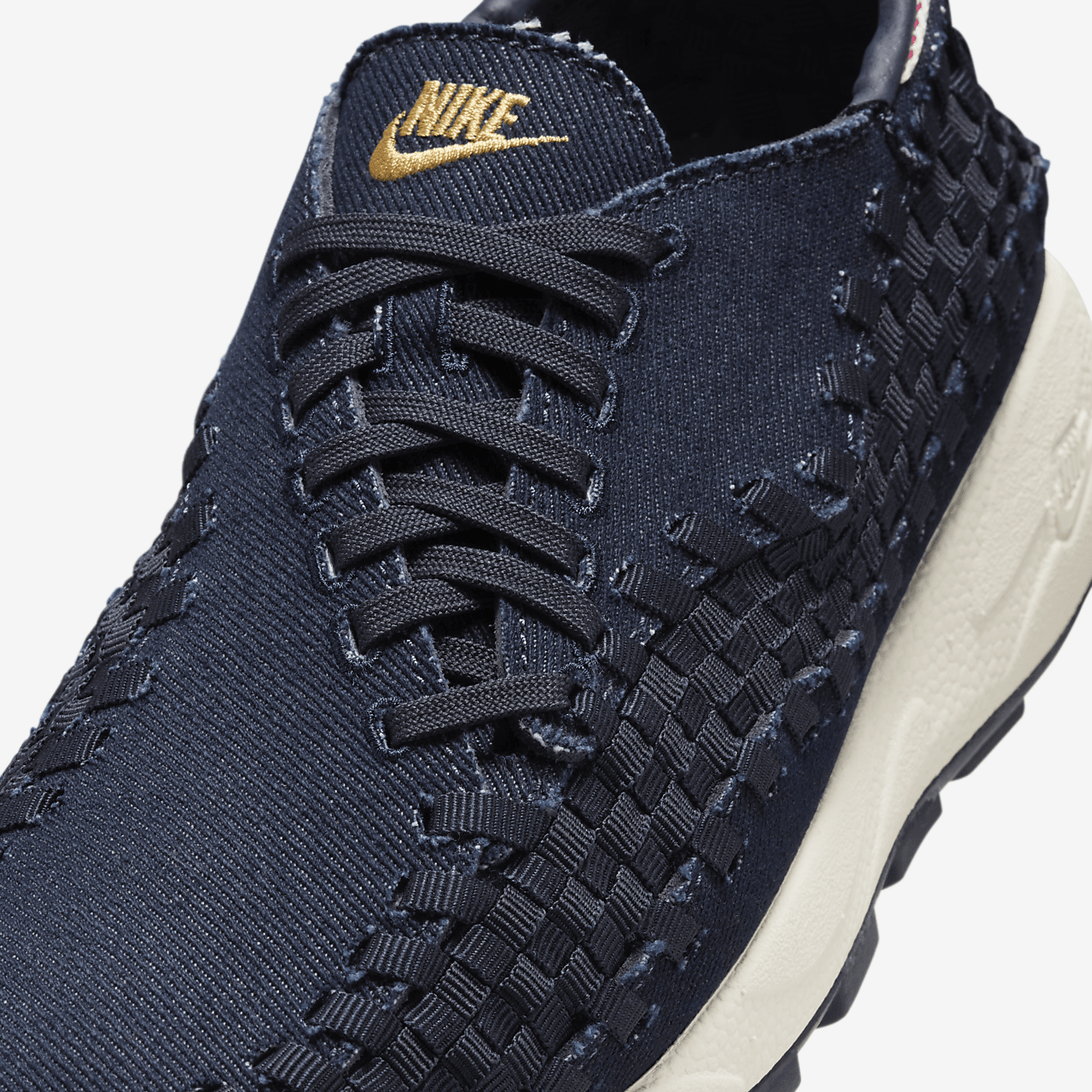 Nike  sneaker Denim/Obsidian/Coconut Milk/Wheat Gold