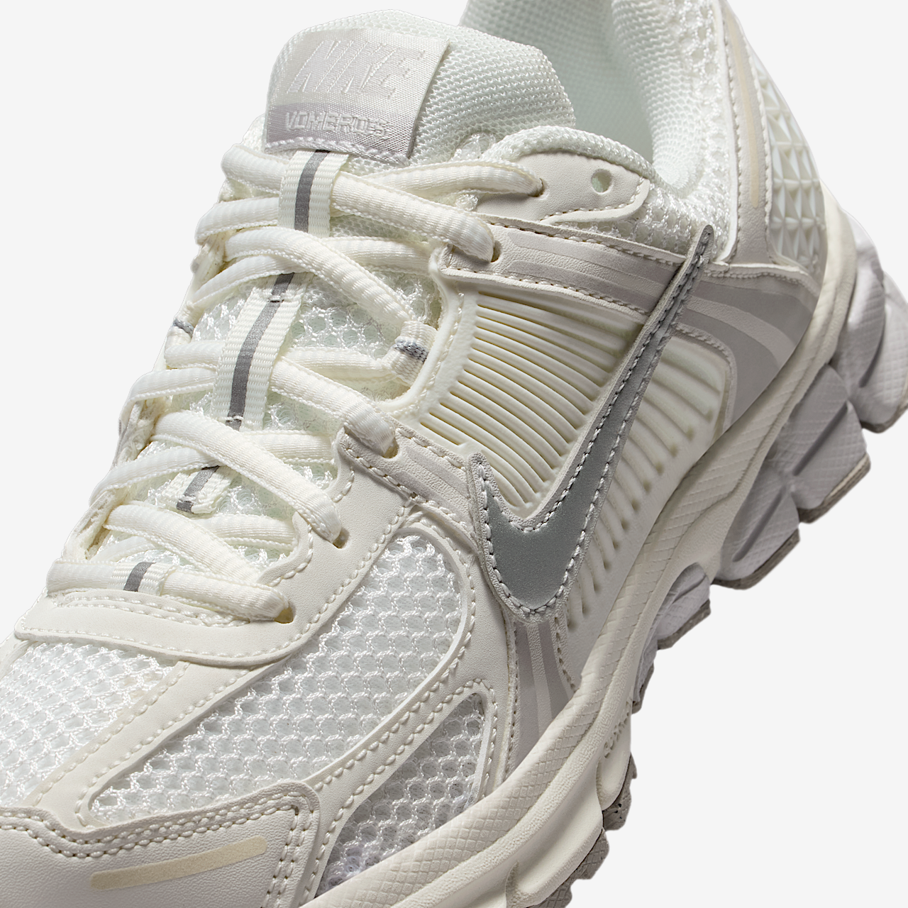 Nike Vomero sneaker Sail/Vast Grey/College Grey/Metallic Silver