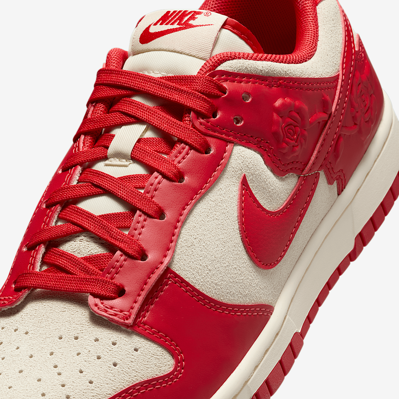 Nike Dunk Low sneaker Coconut Milk/Pale Ivory/Zwart/University Red