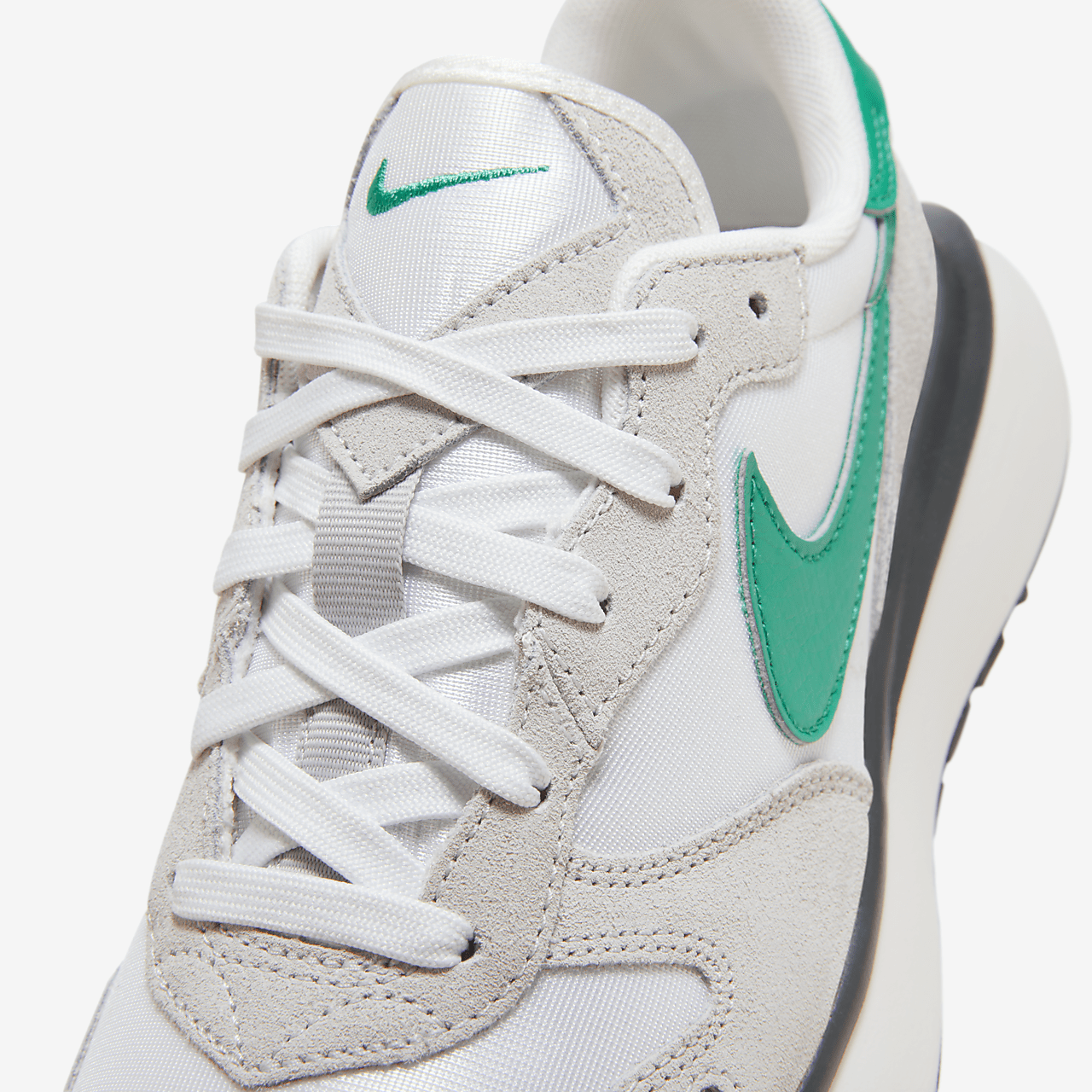 Nike Phoenix Waffle sneaker Summit White/Photon Dust/Iron Grey/Stadium Green