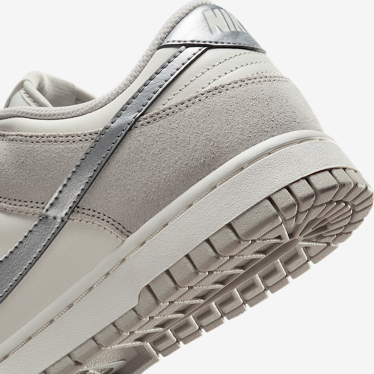 Nike Dunk Low sneaker Sail/Light Bone/Metallic Silver
