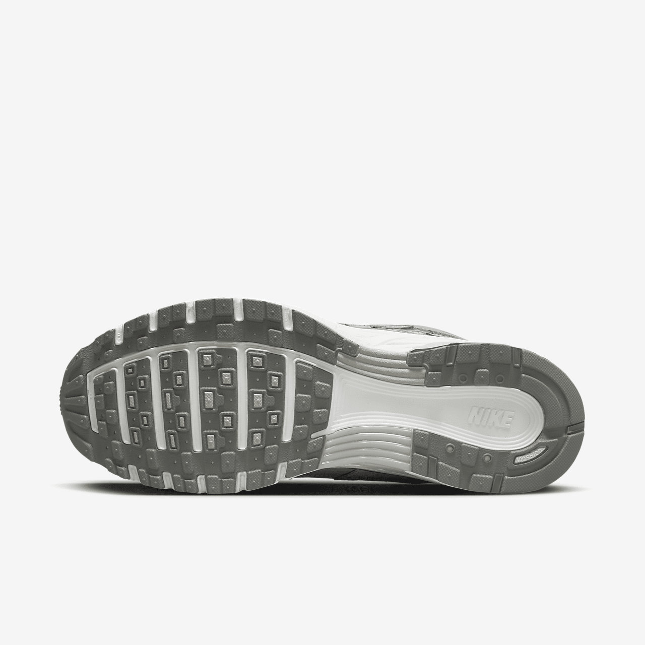 Nike P-6000 sneaker Light Iron Ore/Photon Dust/Flat Pewter/Metallic Silver