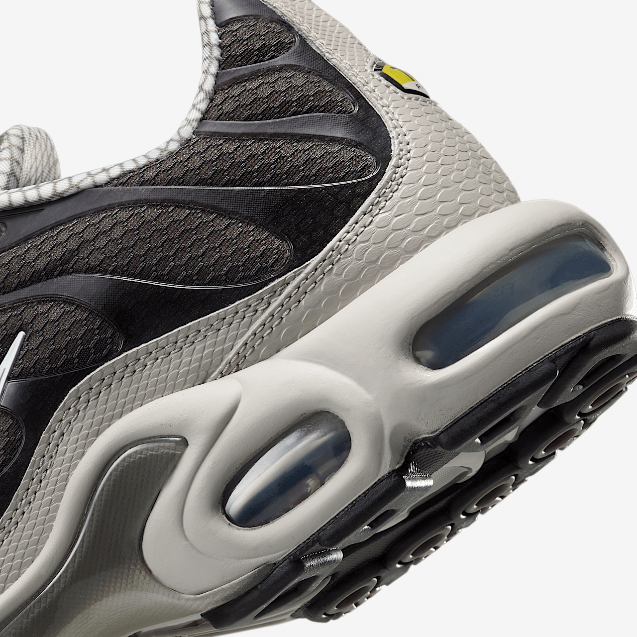 Nike Air Max Plus sneaker Cave Stone/Summit White/Metallic Pewter/Vast Grey
