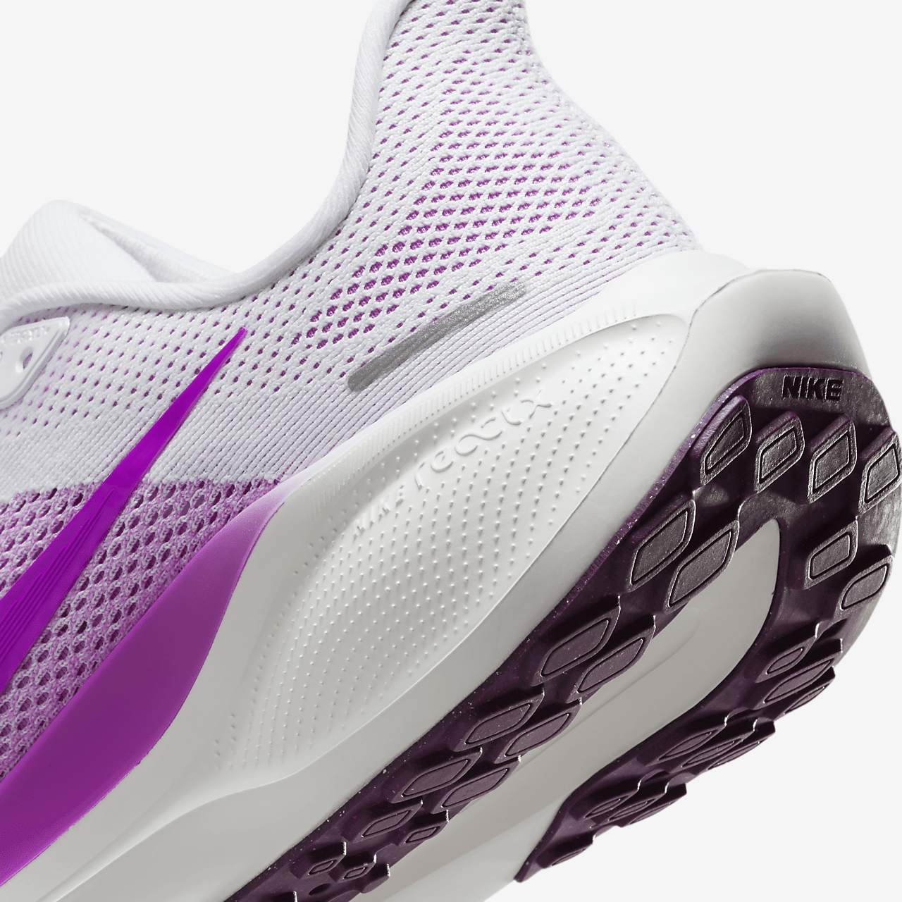 Nike Pegasus sneaker Wit/Zwart/Beyond Pink/Hyper Violet