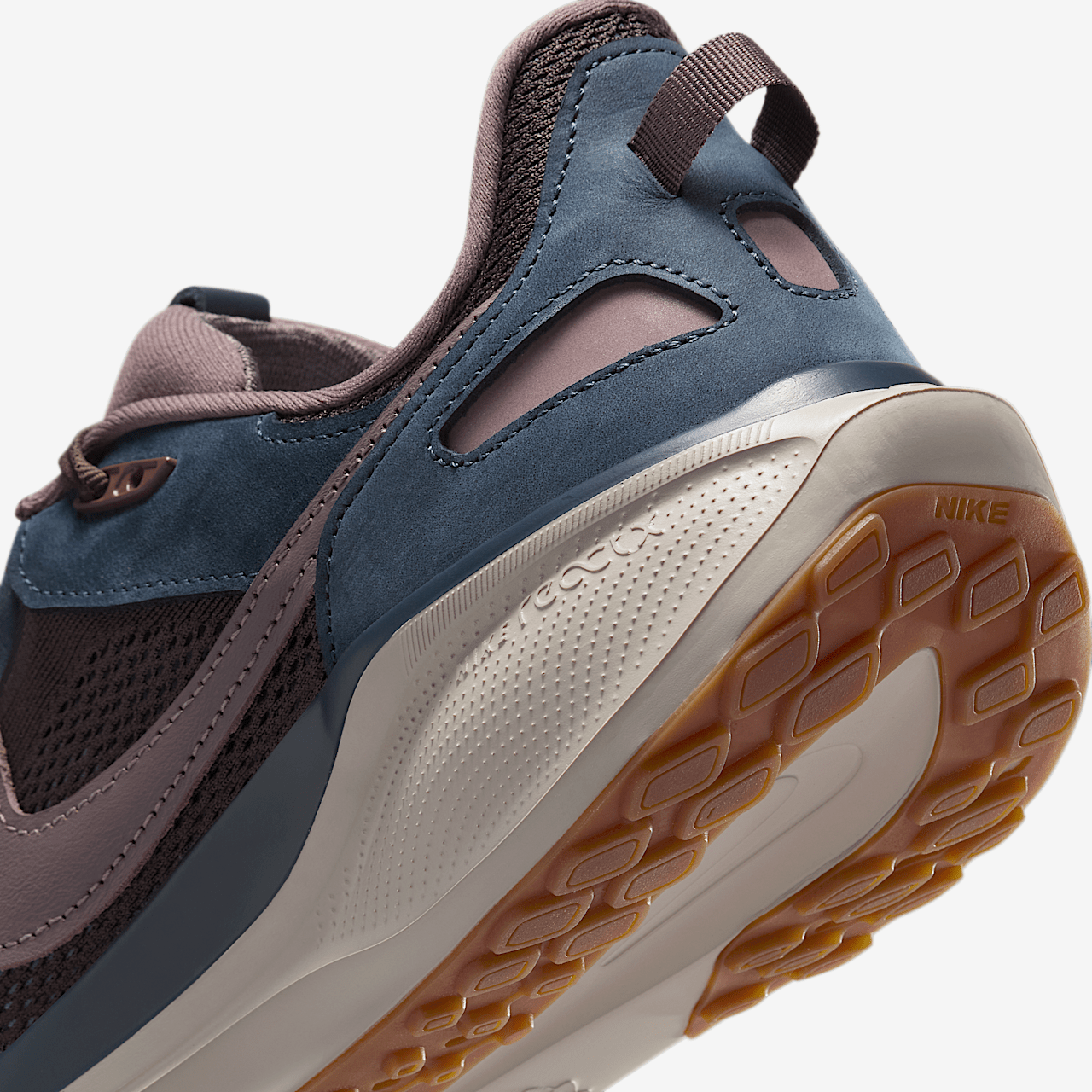 Nike Pegasus sneaker Black Tea/Dark Obsidian/Violet Ore