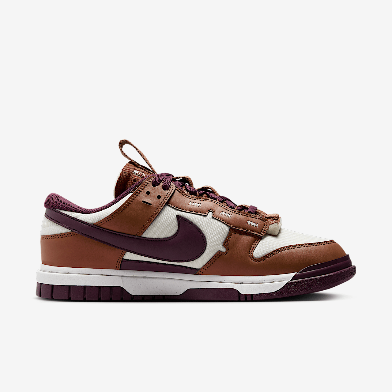 Nike Dunk Low sneaker Light British Tan/Coconut Milk/Sail/Burgundy Crush