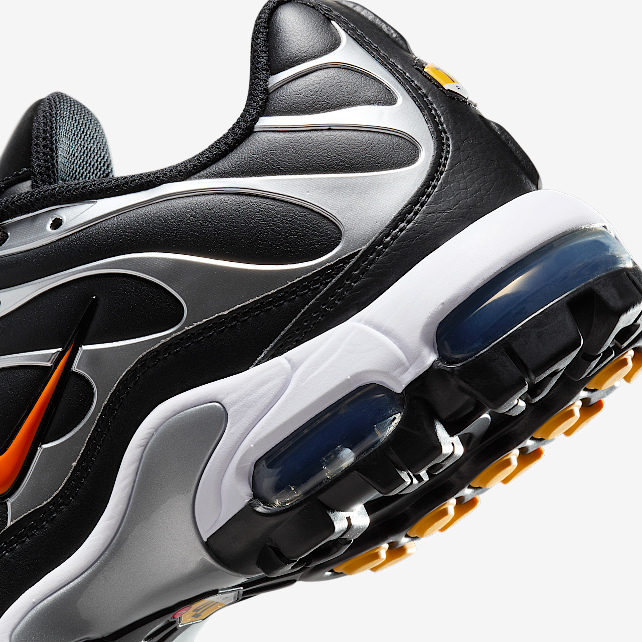 Nike Air Max Plus sneaker Zwart/Metallic Silver/Total Orange