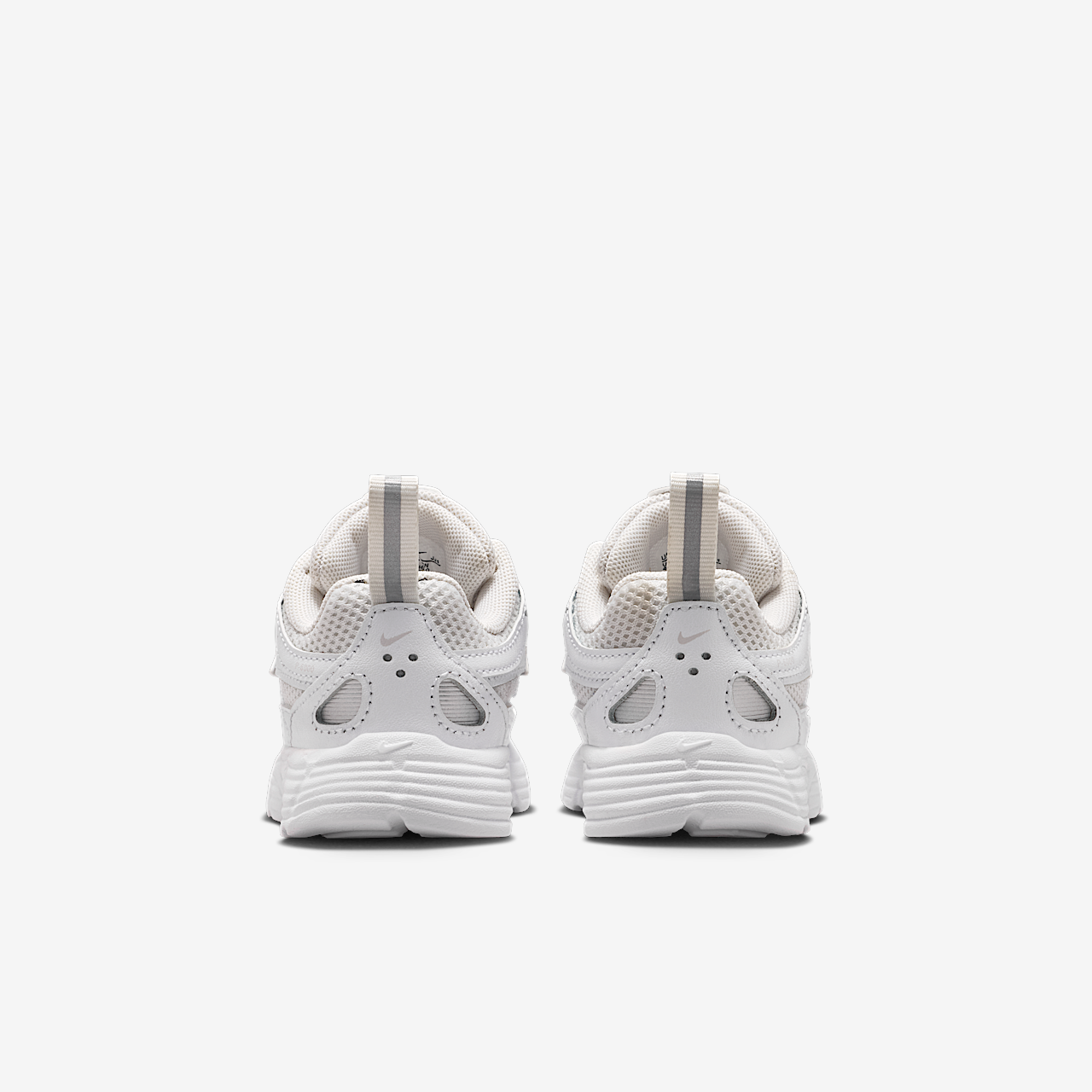 Nike P-6000 sneaker Platinum Tint/Wit/Metallic Silver/Platinum Tint