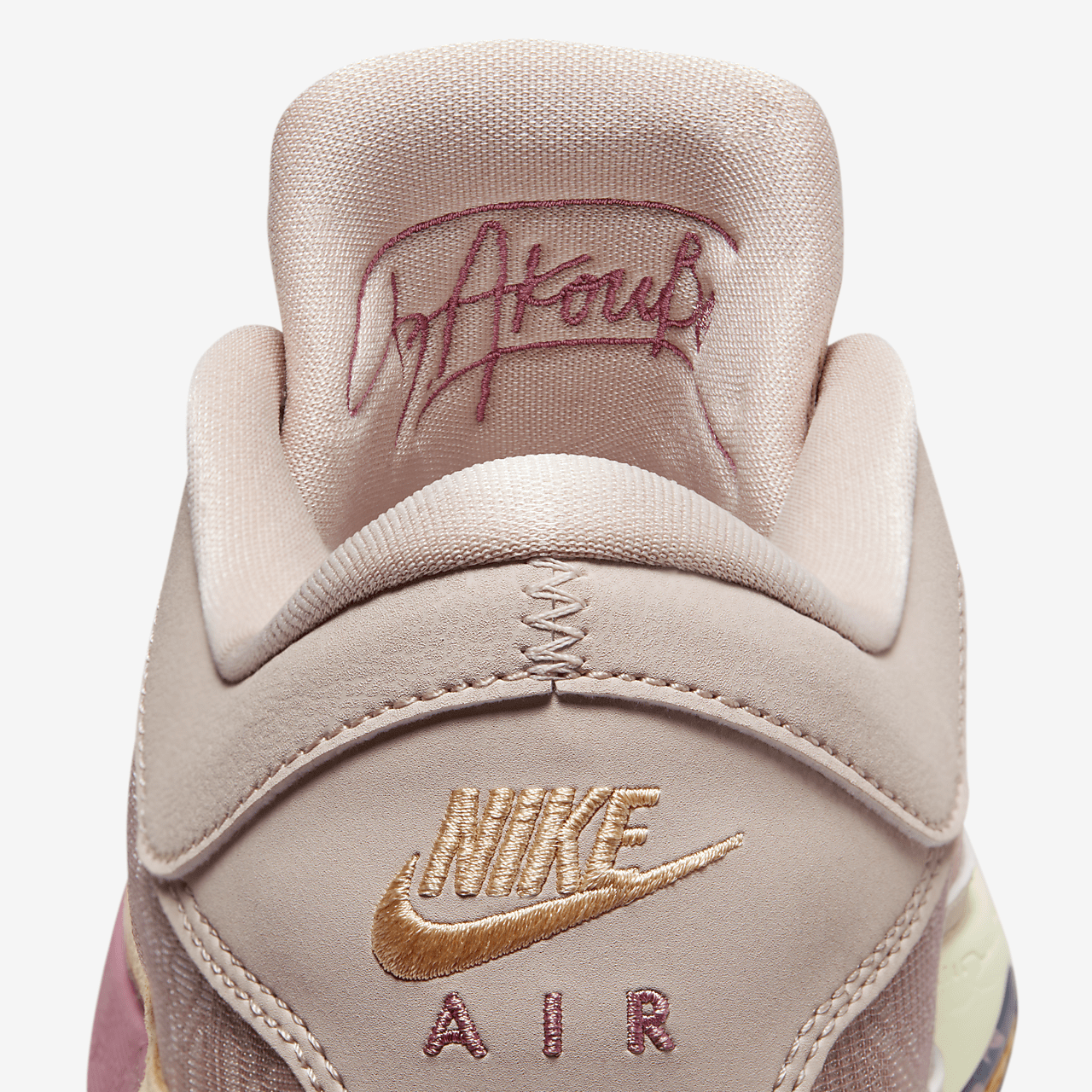 Nike  sneaker Fossil Stone/Alabaster/Desert Berry/Celestial Gold