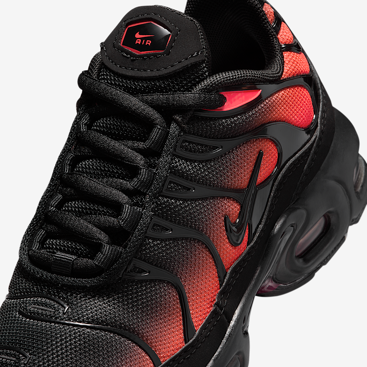 Nike Air Max Plus sneaker Zwart/Light Crimson/Noble Red/Zwart