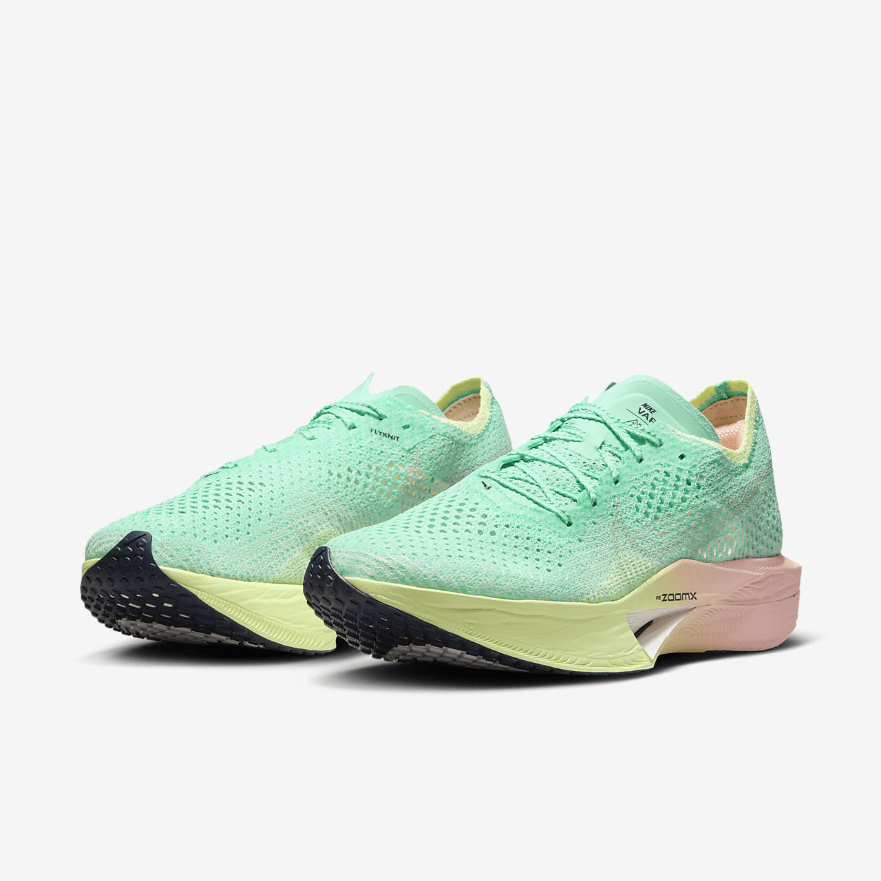 Nike  sneaker Mint Foam/Sunset Tint/Barely Volt/Sail