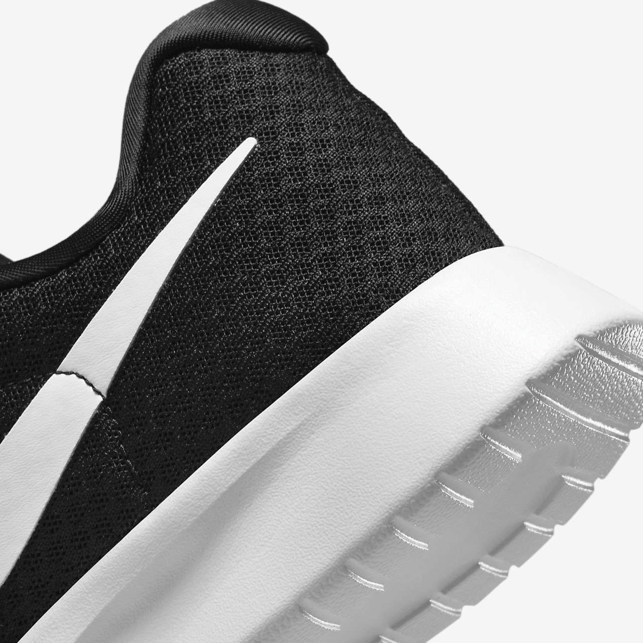Nike Tanjun sneaker Zwart/Volt/Zwart/Wit