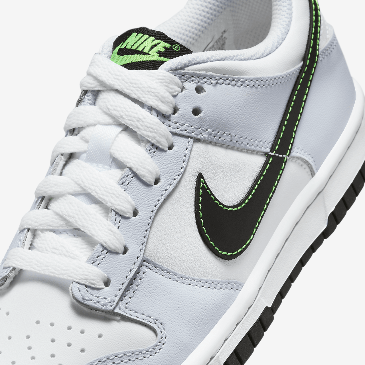 Nike Dunk Low sneaker Wit/Football Grey/Green Strike/Zwart