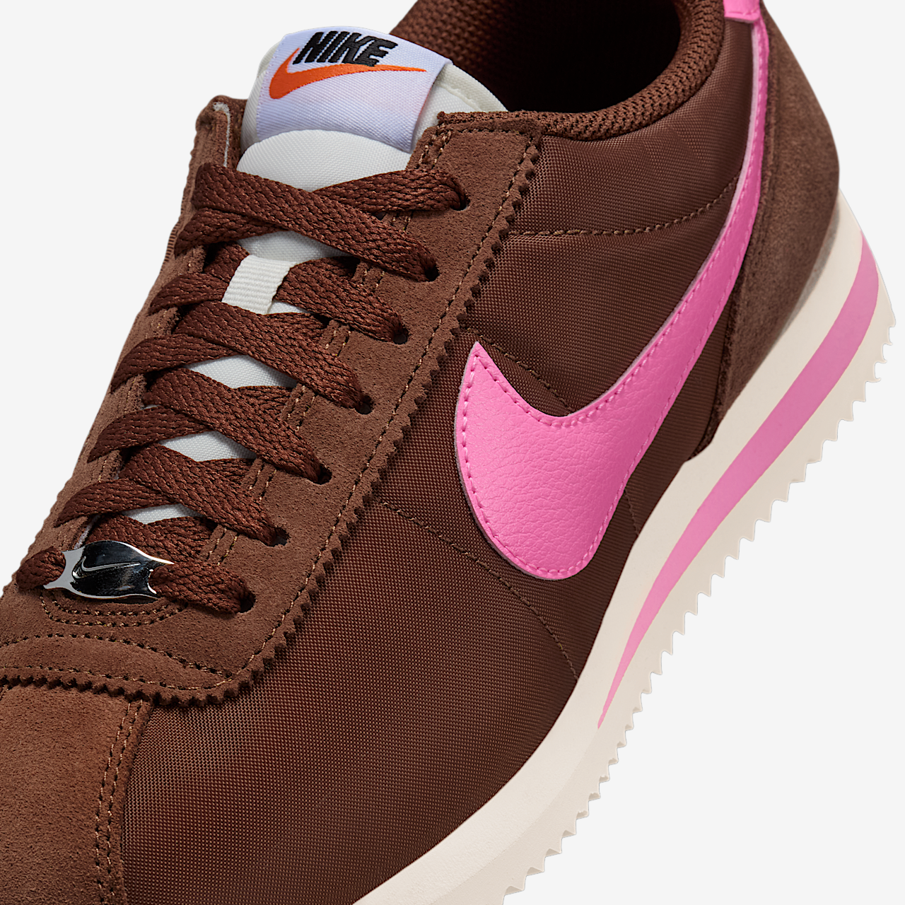 Nike Cortez sneaker Fauna Brown/Sail/Wit/Pink Spell