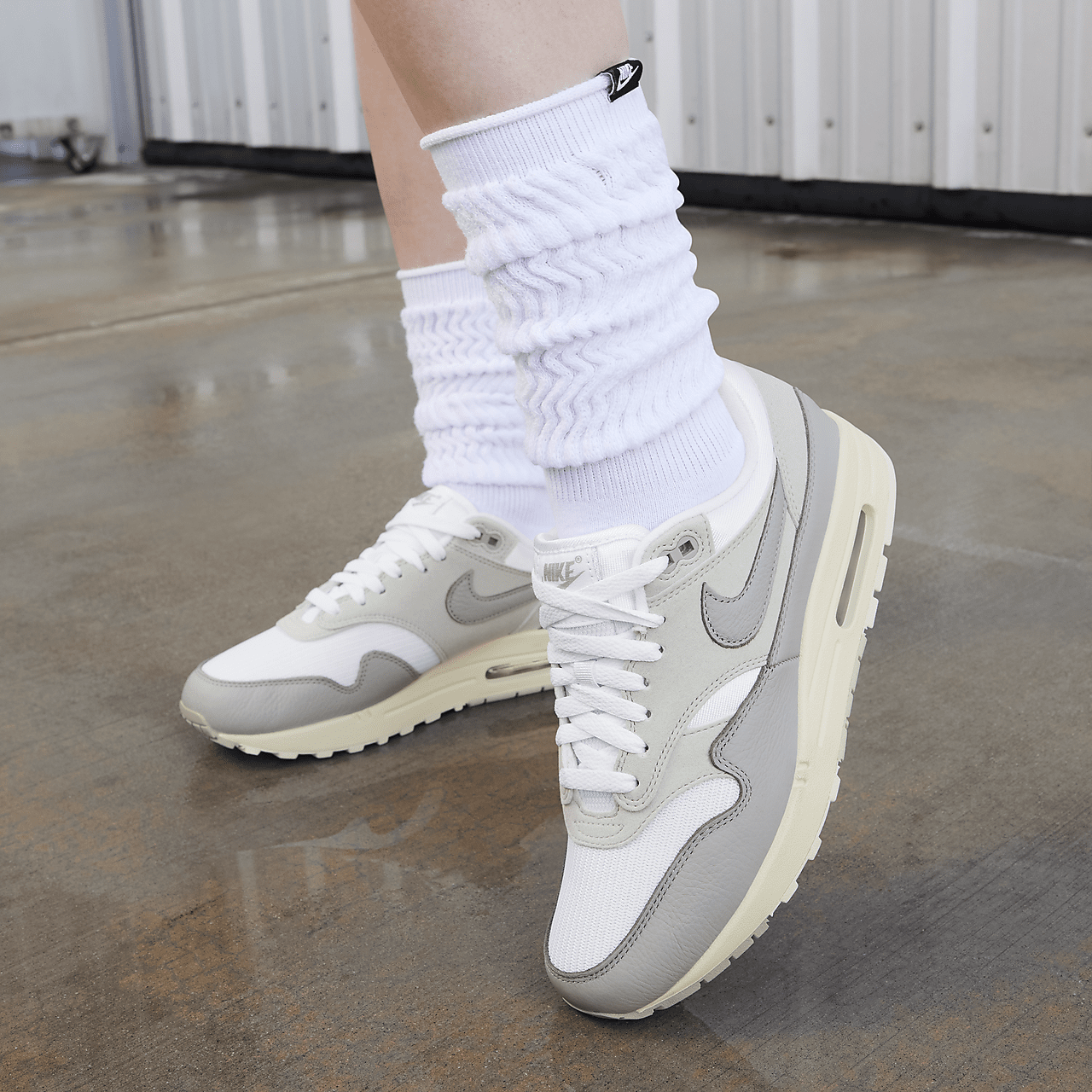 Nike Air Max 1 sneaker Pure Platinum/Wit/Sail/Light Smoke Grey