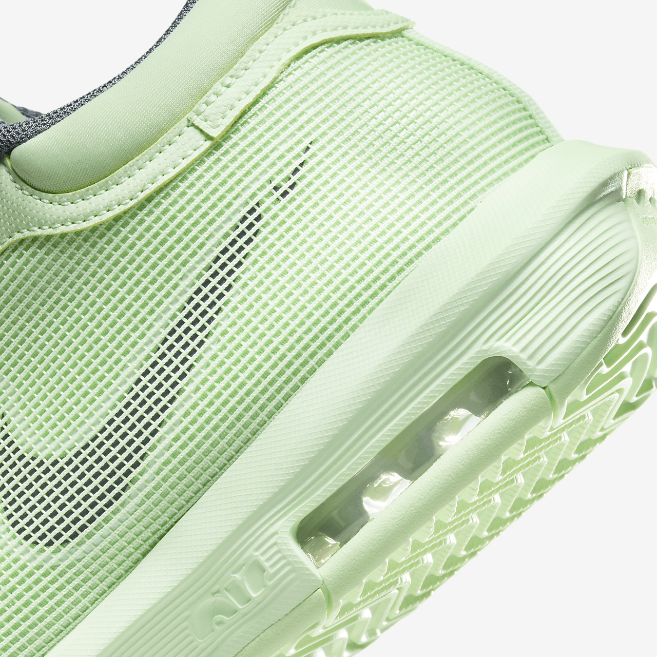 Nike LeBron sneaker Vapor Green/Light Carbon/Wit
