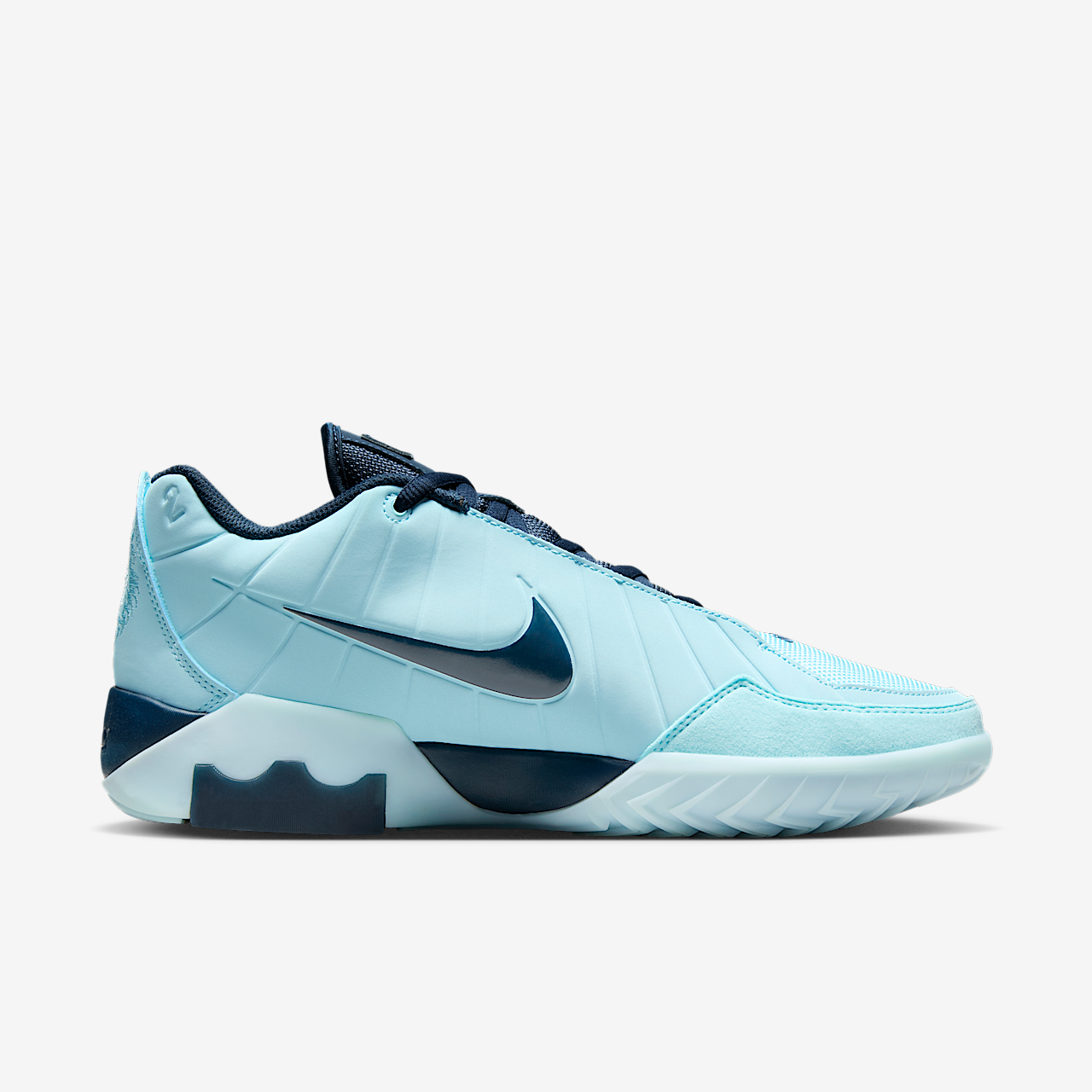 Nike LeBron sneaker Glacier Ice/Glacier Blue/Metallic Silver/Armory Navy