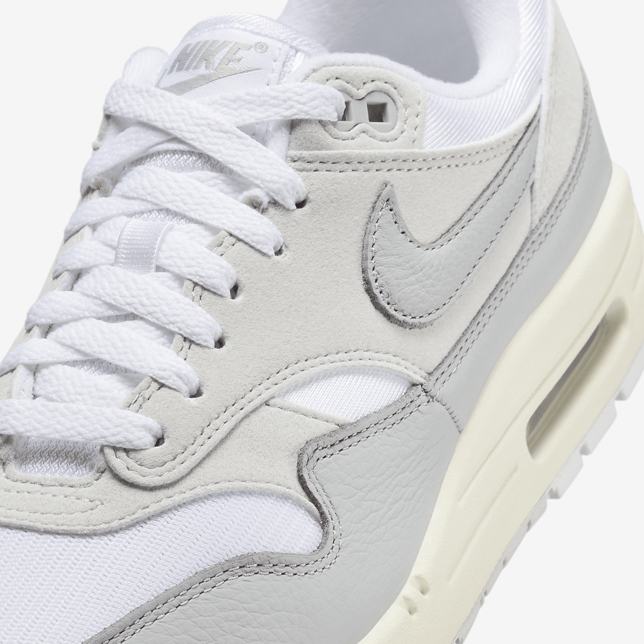 Nike Air Max 1 sneaker Pure Platinum/Wit/Sail/Light Smoke Grey