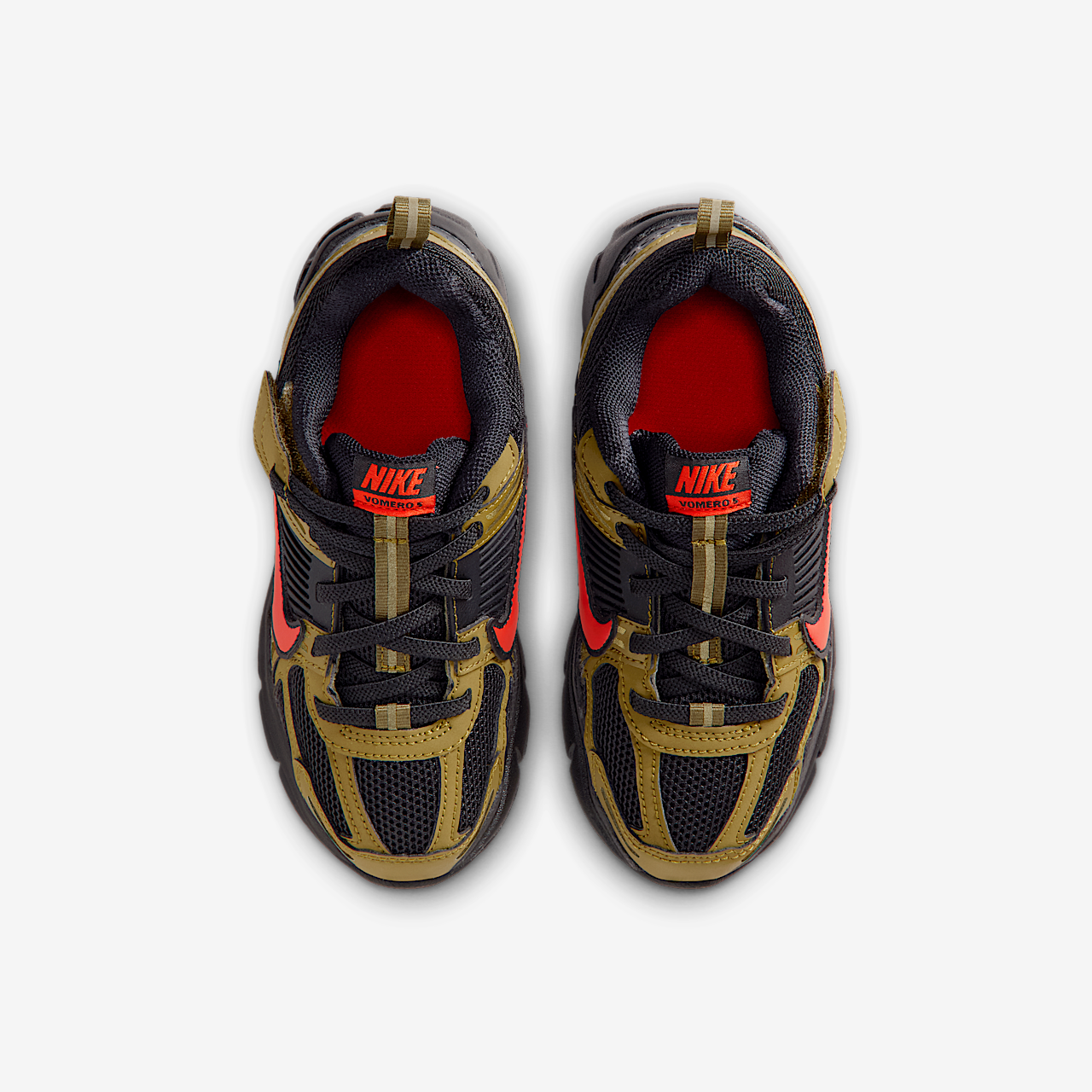 Nike Vomero sneaker Zwart/Olive Flak/Quantum Moss/Picante Red
