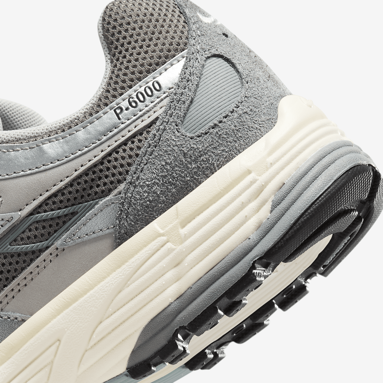 Nike P-6000 sneaker Flat Pewter/Light Iron Ore/Metallic Silver/Wit