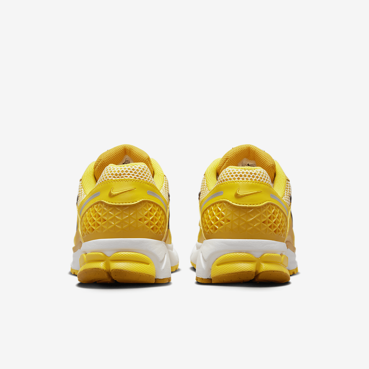 Nike Vomero sneaker Yellow Strike/Citron Tint/Yellow Ochre/Metallic Silver