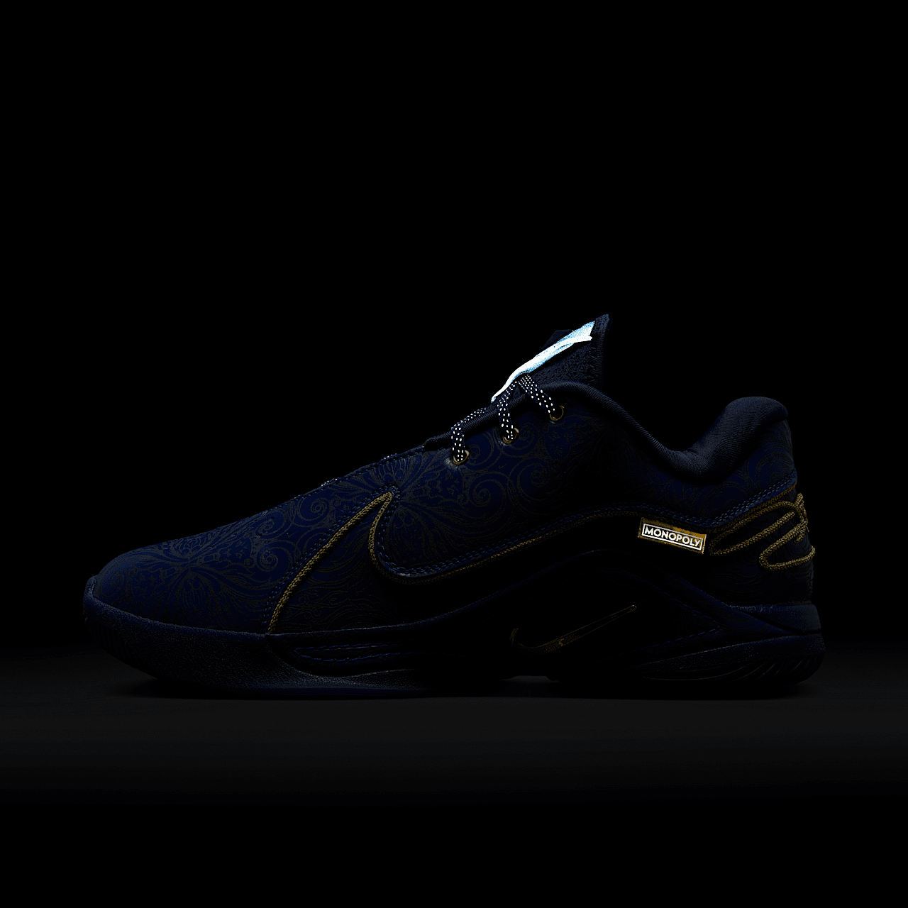 Nike LeBron sneaker Deep Royal Blue/Midnight Navy/Metallic Gold