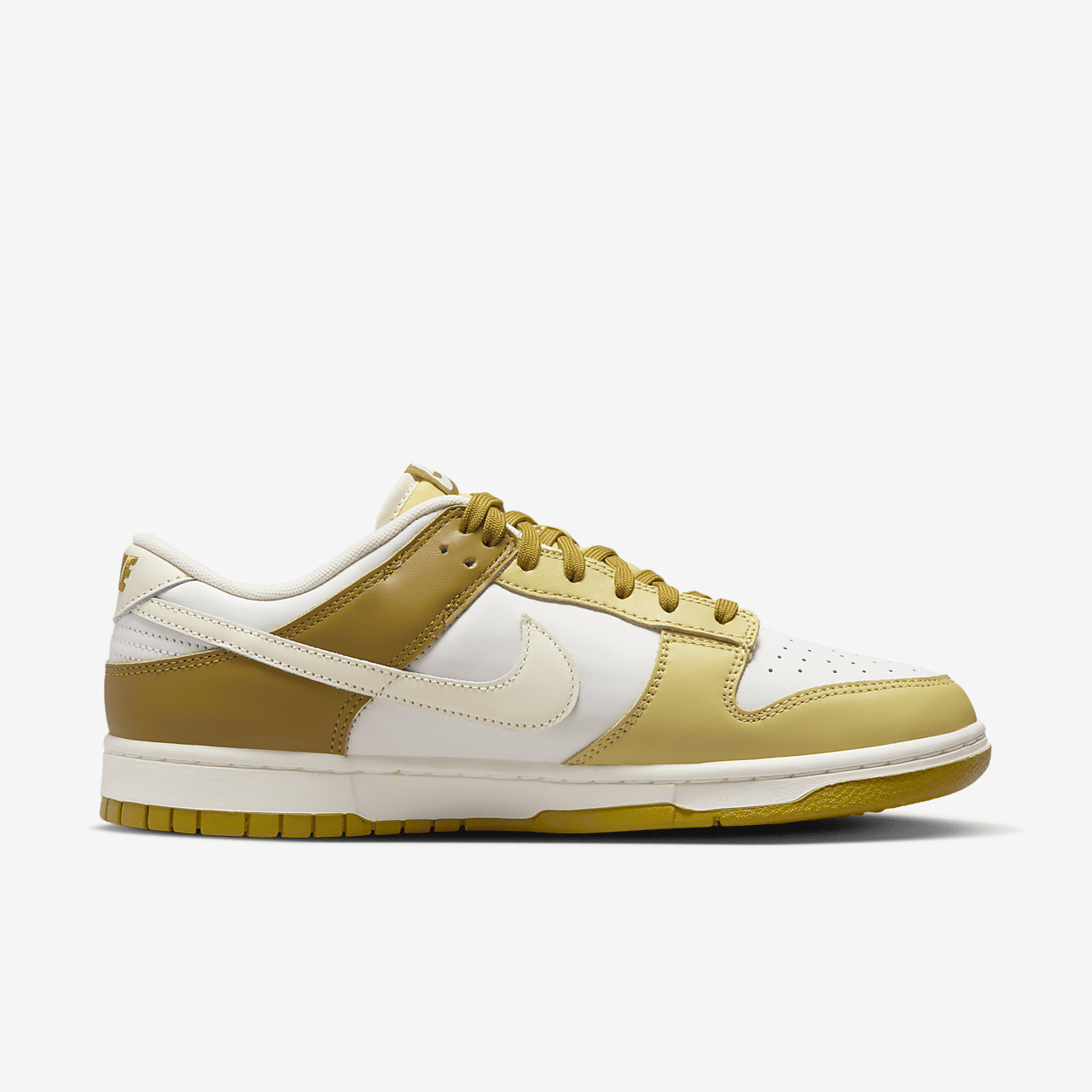 Nike Dunk Low sneaker Bronzine/Saturn Gold/Sail/Coconut Milk