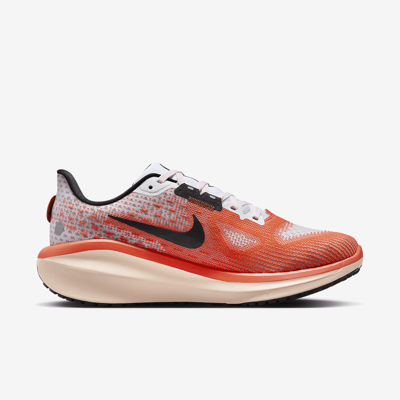 Nike Vomero sneaker Wit/Light Wild Mango/Crimson Tint/Zwart