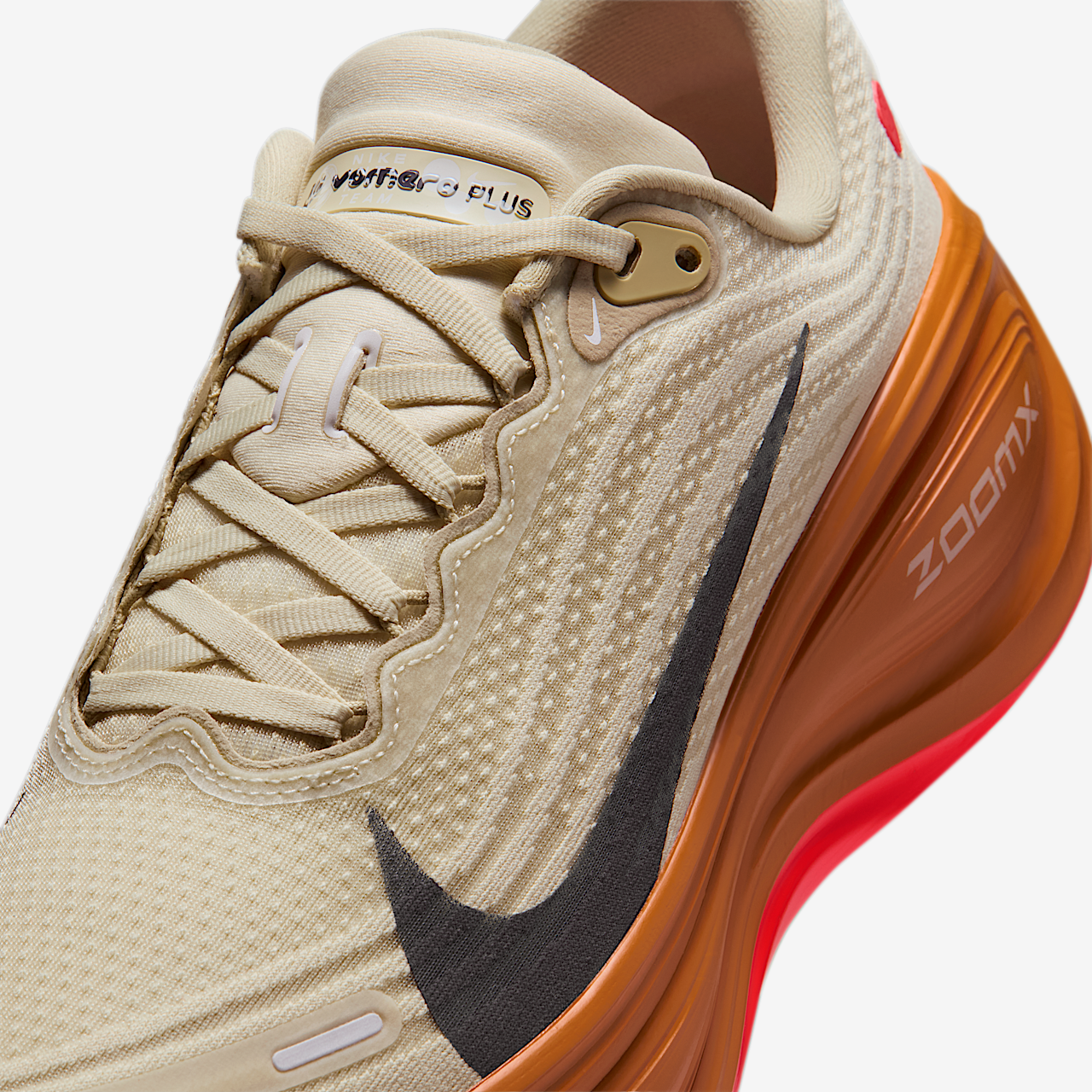 Nike Vomero sneaker Light Khaki/Monarch/Bright Crimson/Cave Purple