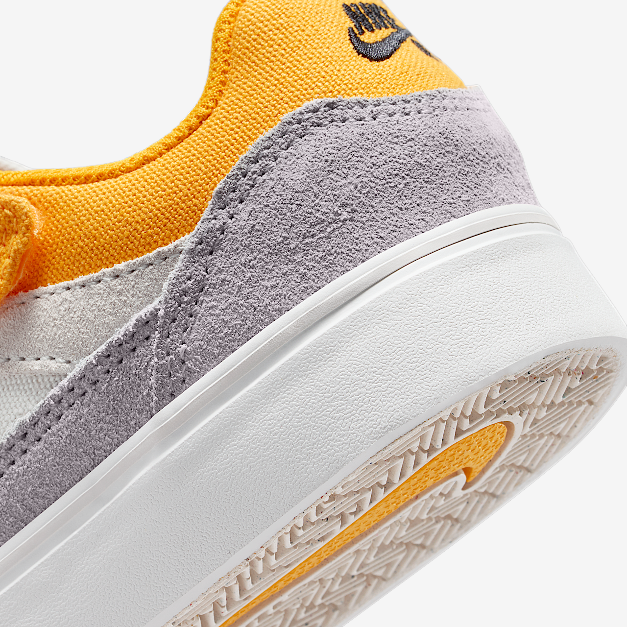 Nike  sneaker Platinum Tint/Wolf Grey/Summit White/University Gold