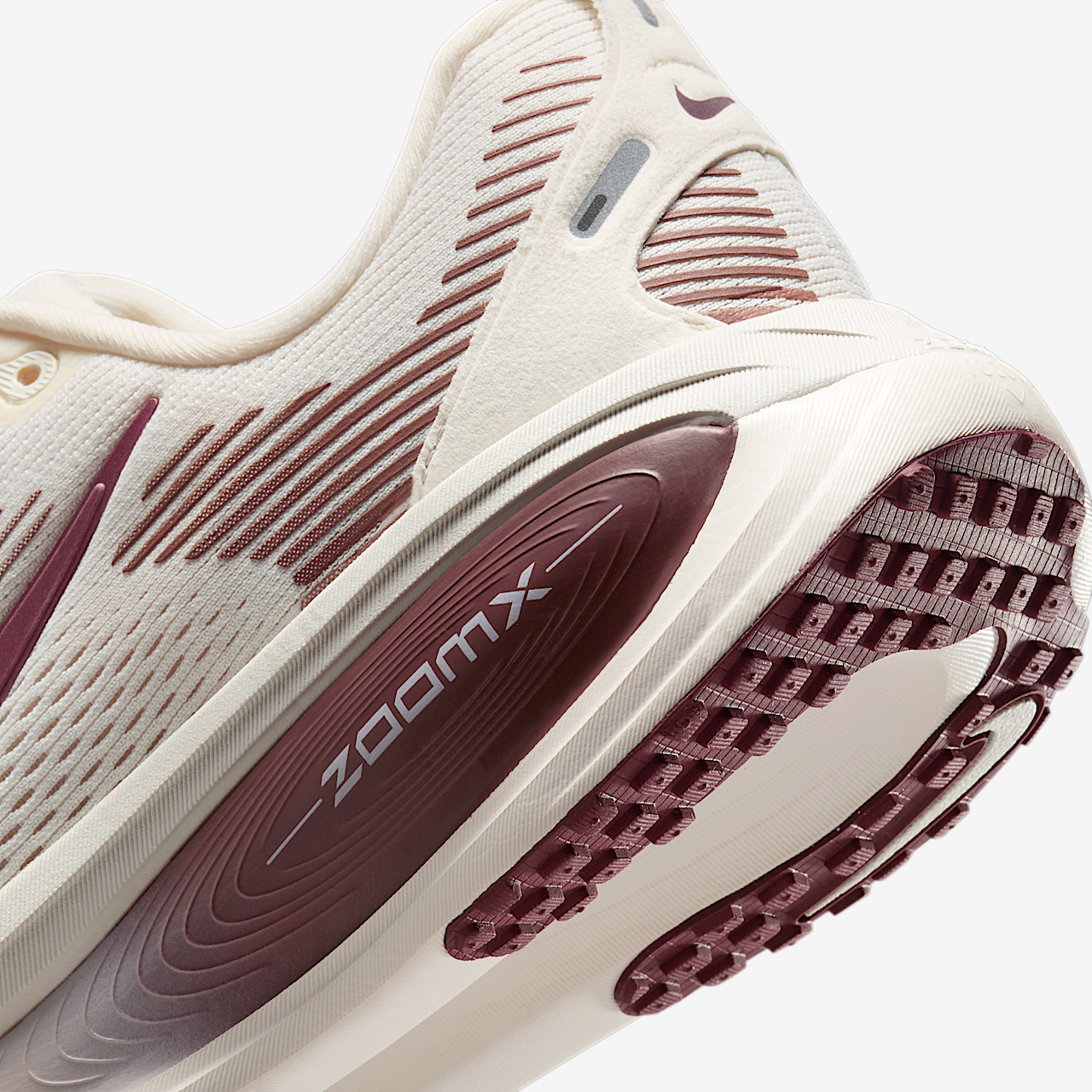 Nike Vomero sneaker Pale Ivory/Red Sepia/Silt Red/Dark Team Red
