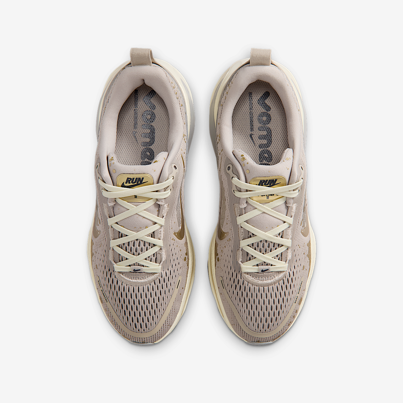 Nike Vomero sneaker Cream II/Coconut Milk/Light Smoke Grey/Metallic Gold Grain