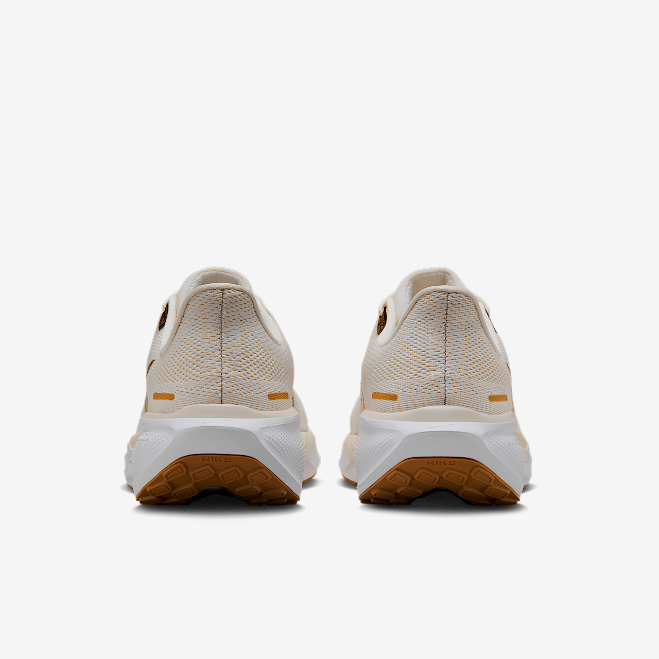 Nike Pegasus sneaker Phantom/Light Pumice/Sail/Metallic Gold