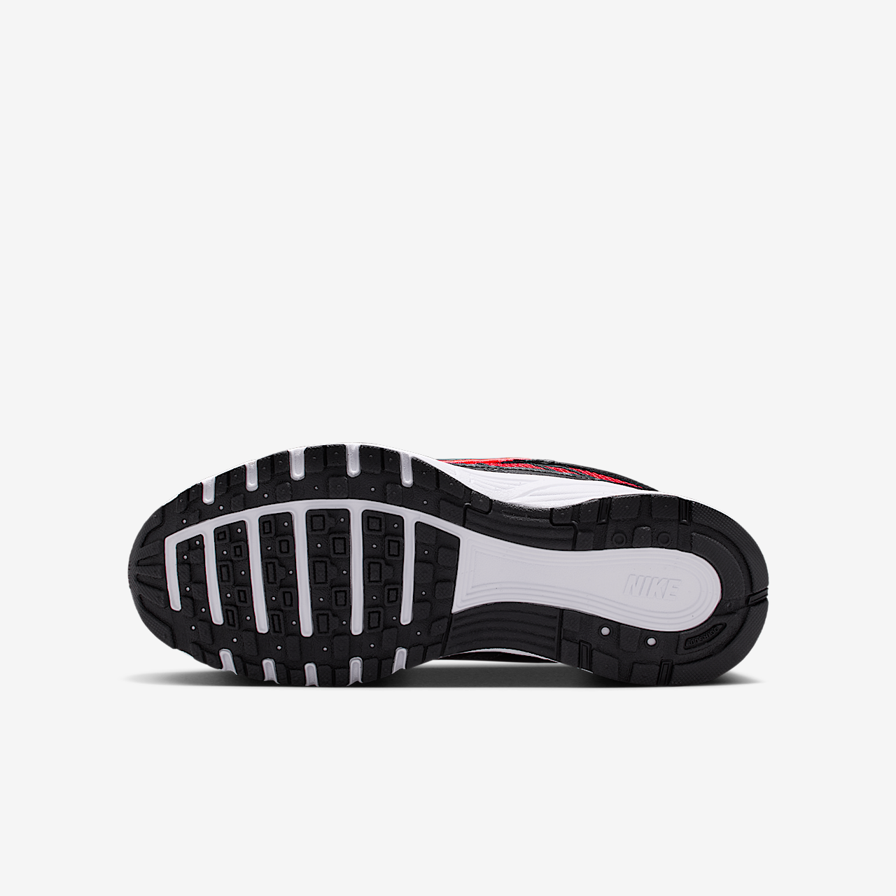 Nike P-6000 sneaker University Red/Metallic Silver/Dark Smoke Grey/Zwart