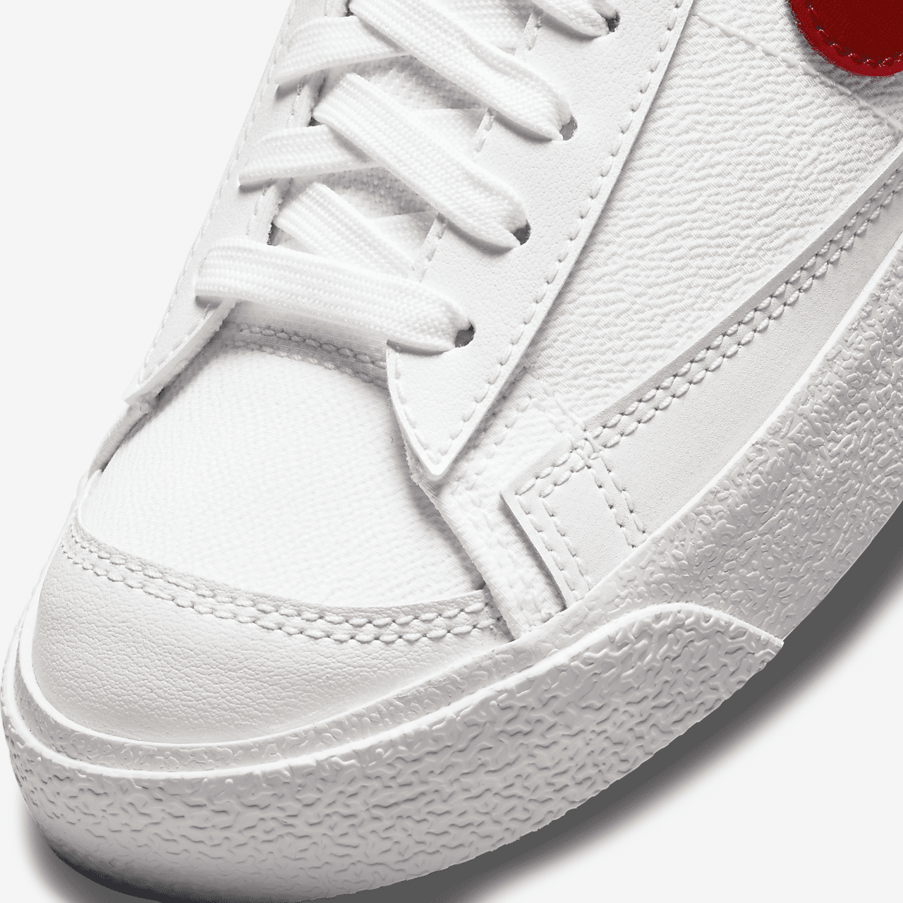 Nike Blazer sneaker Wit/Light Smoke Grey/Phantom/Gym Red