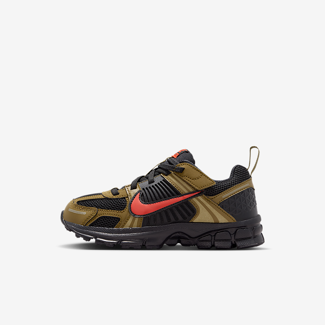 Nike Vomero sneaker Zwart/Olive Flak/Quantum Moss/Picante Red