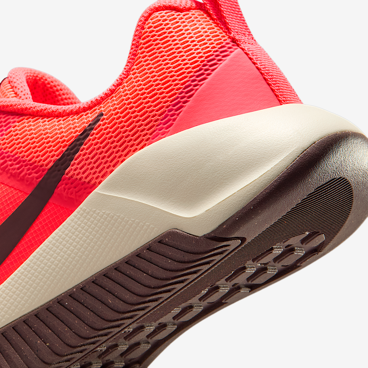 Nike  sneaker Hot Lava/Soft Pearl/Tattoo