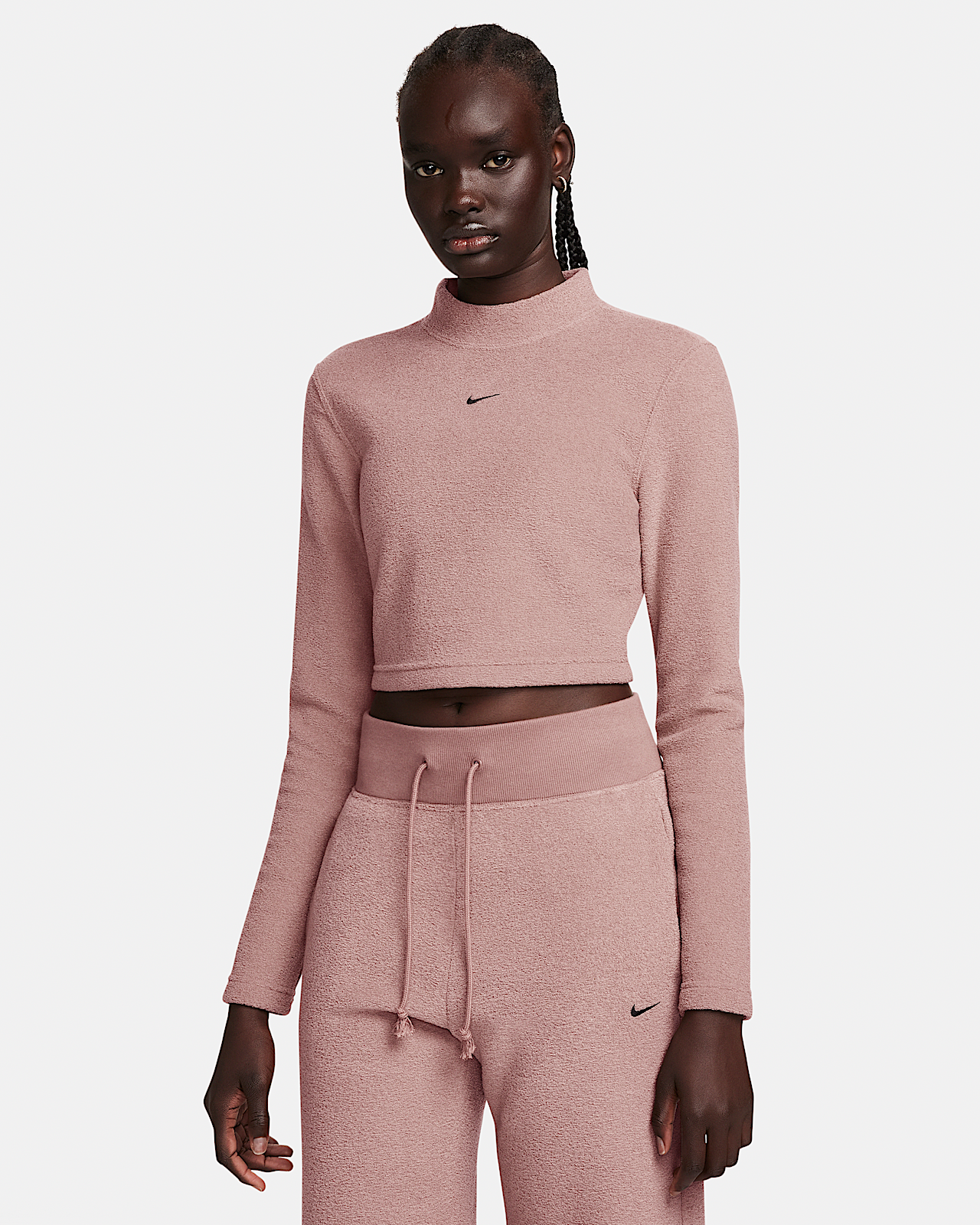 Женские  Nike Sportswear Phoenix Plush Slim Mock-Neck Long-Sleeve Cropped Cozy Fleece Top