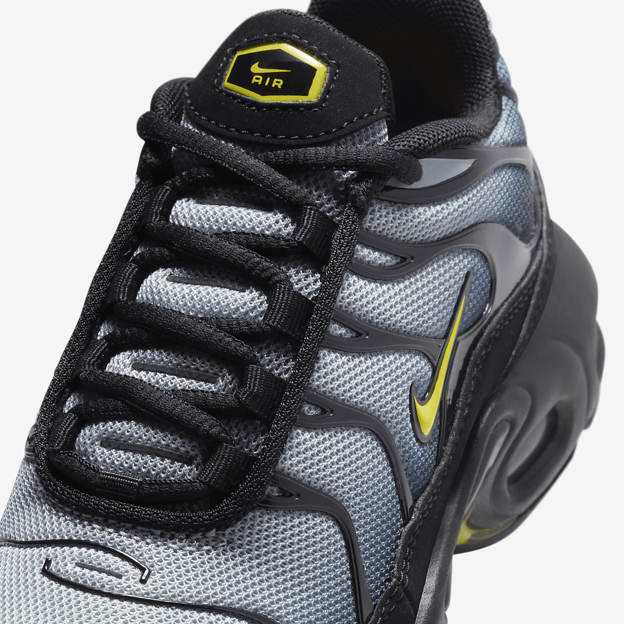 Nike Air Max Plus sneaker Zwart/Wolf Grey/Opti Yellow