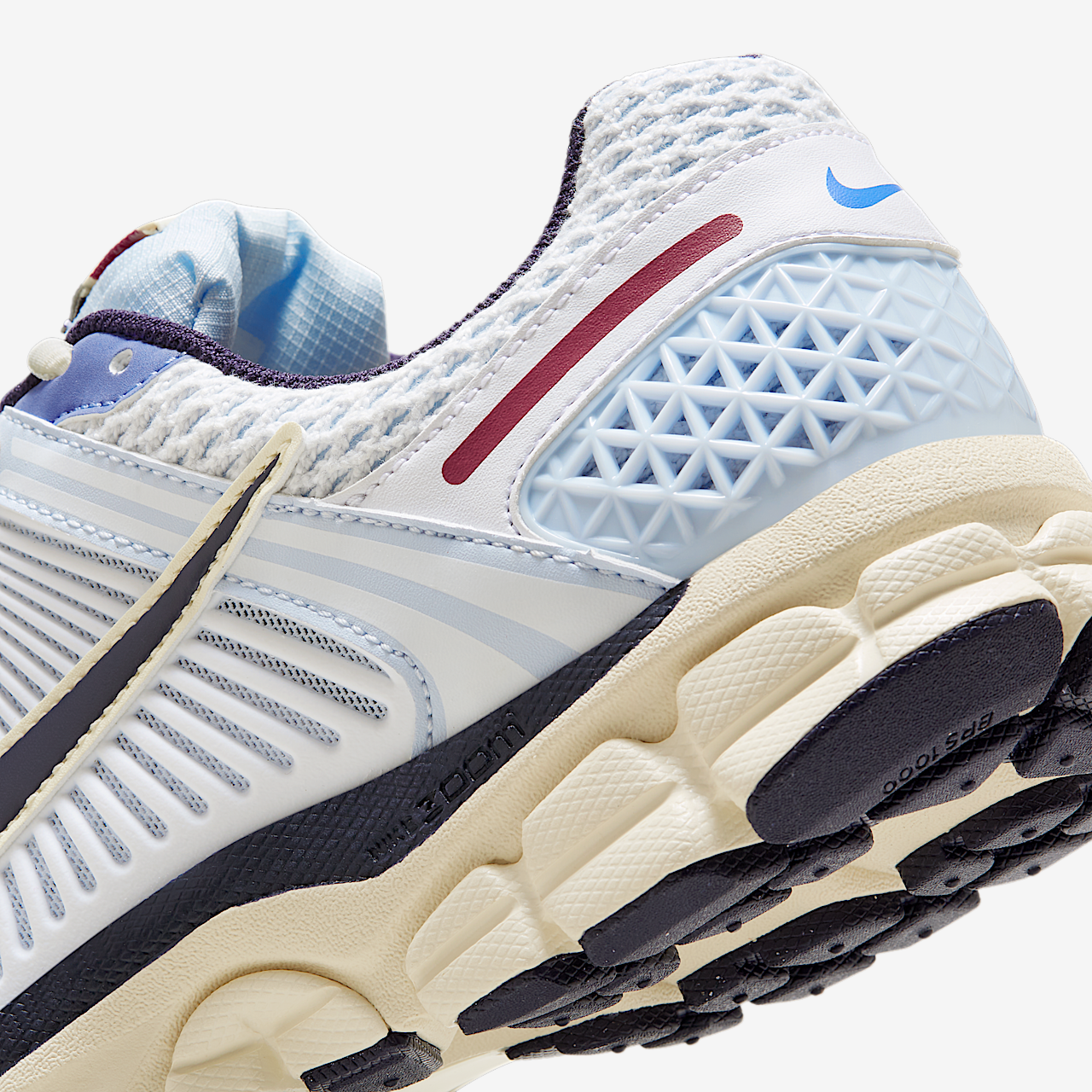 Nike Vomero sneaker Blue Tint/Coconut Milk/Polar/Purple Ink