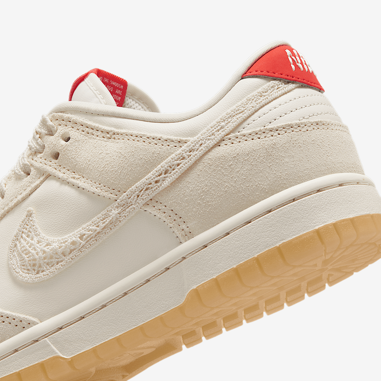 Nike Dunk Low sneaker Sail/Picante Red/Flax/Pale Ivory