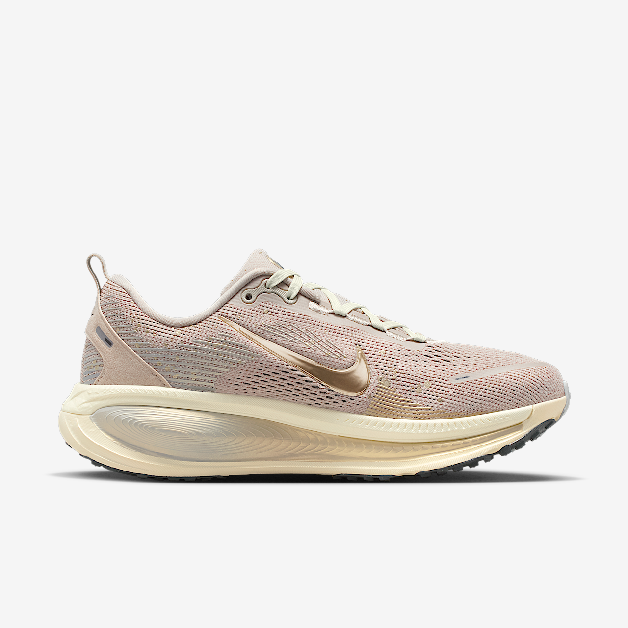Nike Vomero sneaker Cream II/Coconut Milk/Light Smoke Grey/Metallic Gold Grain