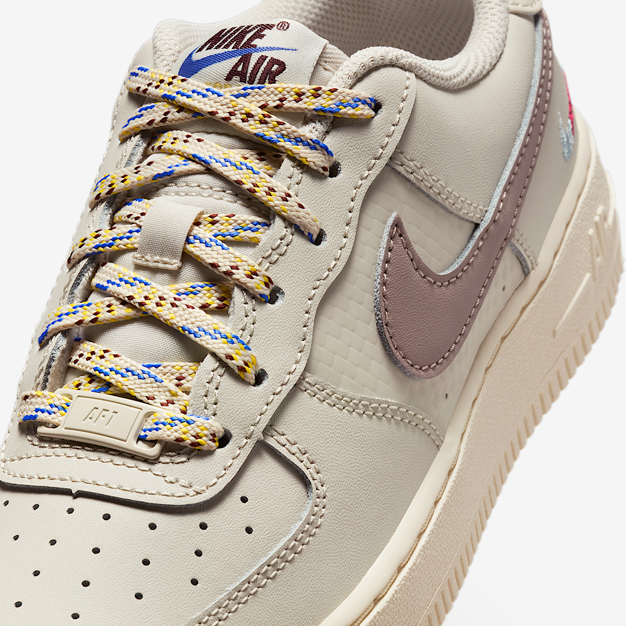 Nike Air Force 1 sneaker Light Orewood Brown/Burgundy Crush/Comet Blue/Malt